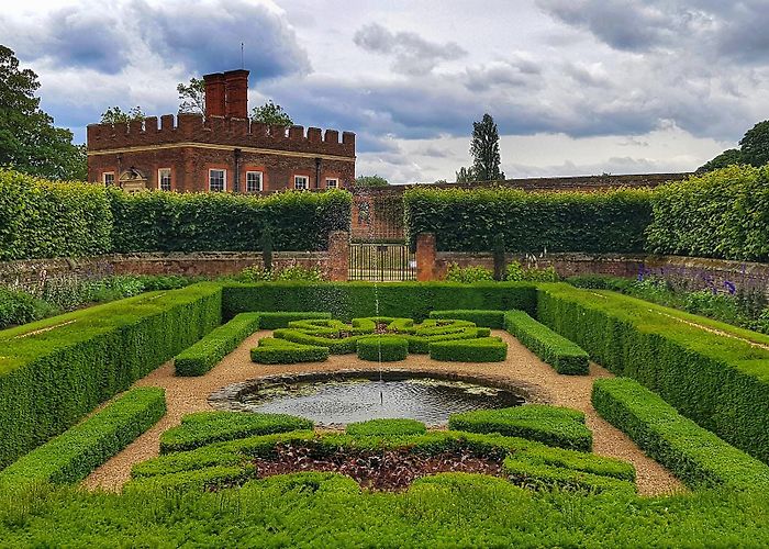 Hampton Court Palace photo