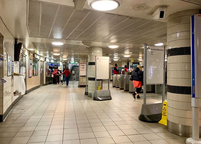 Marble Arch tube photo