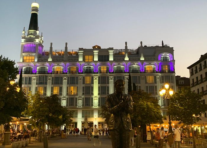 Plaza de Santa Ana photo