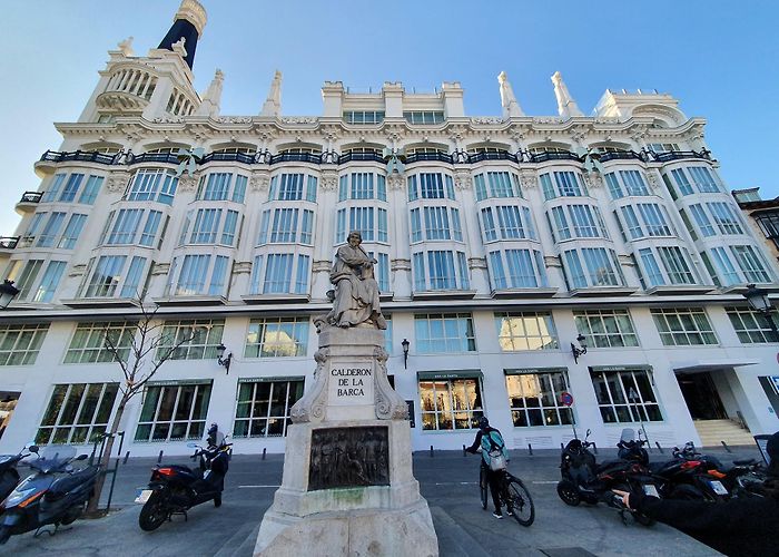 Plaza de Santa Ana photo