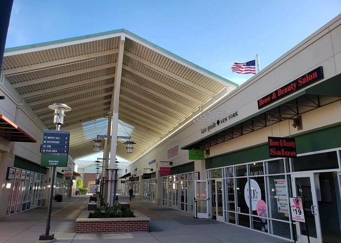 Chicago Premium Outlets photo