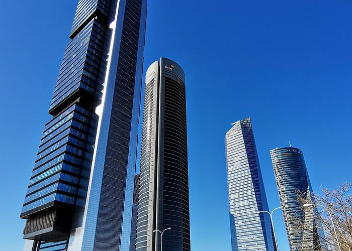 Paseo de la Castellana photo