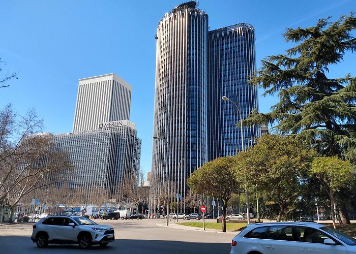 Paseo de la Castellana photo