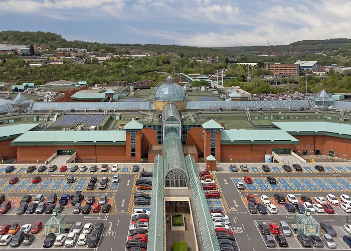 Meadowhall Shopping Centre Norges Cuts Stake in British Land photo