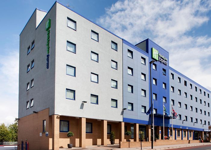 Park Royal Park Royal Hotels in Acton London | Holiday Inn Express London ... photo