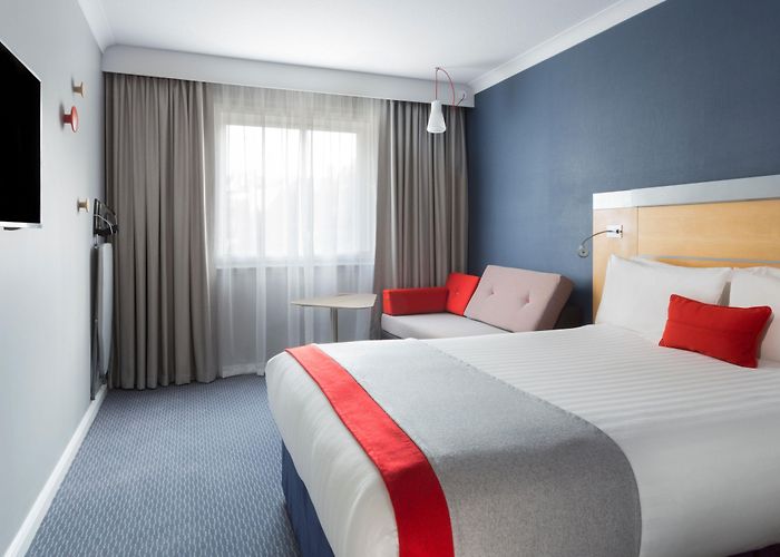 Park Royal Acton Hotels: Holiday Inn Express London - Park Royal photo
