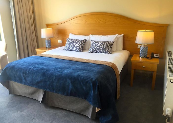 Glenroe Open Farm Parkview Hotel - Travel Gay photo