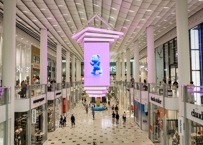 Hoog Catharijne Shopping Centre Hoog Catharijne | The Emerald - Locations - blowUP media photo