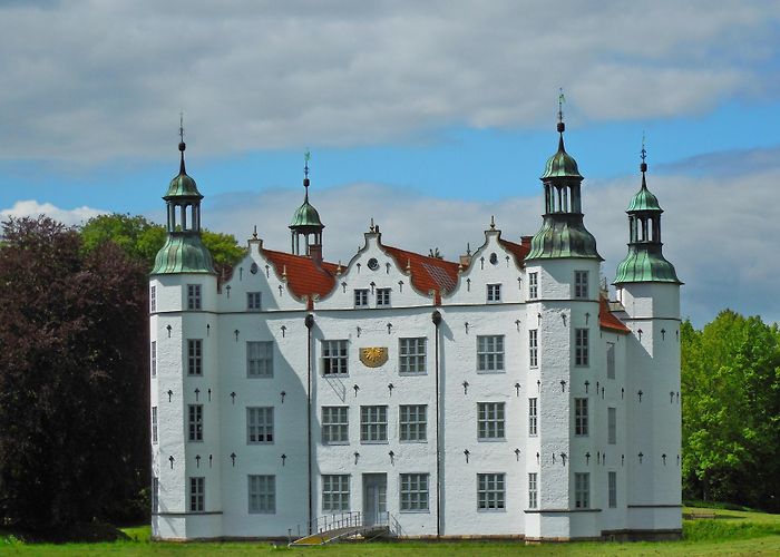 Volksdorf museum village Schloss Ahrensburg Tours - Book Now | Expedia photo