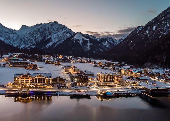 Karwendel-Bergbahn, Zwölferkopf Pertisau Karwendelbahn Pertisau at Lake Achensee • Ski Holiday • Reviews ... photo