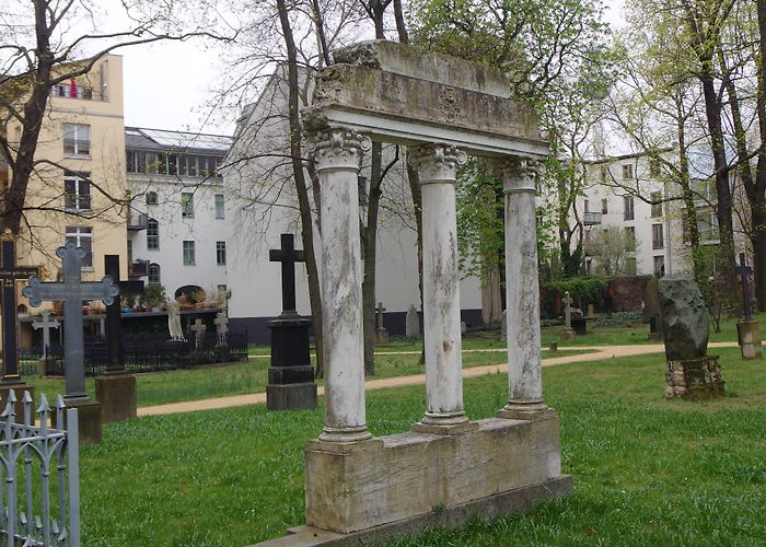 Alter Garnisonsfriedhof Gallery: Alter Garnisonsfriedhof, Berlin (Old Garrison Cemetery ... photo