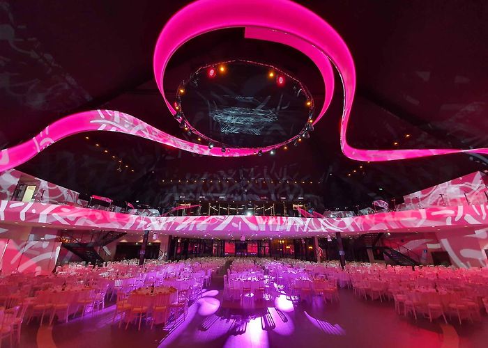 Les Pyramides LES PYRAMIDES (2019) Le-Port-Marly, France – NEWMAT Stretch ... photo