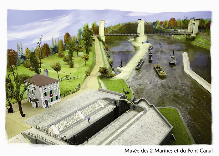 Maison des Deux Marines Musée des 2 Marines et du Pont Canal - La Loire à Vélo photo
