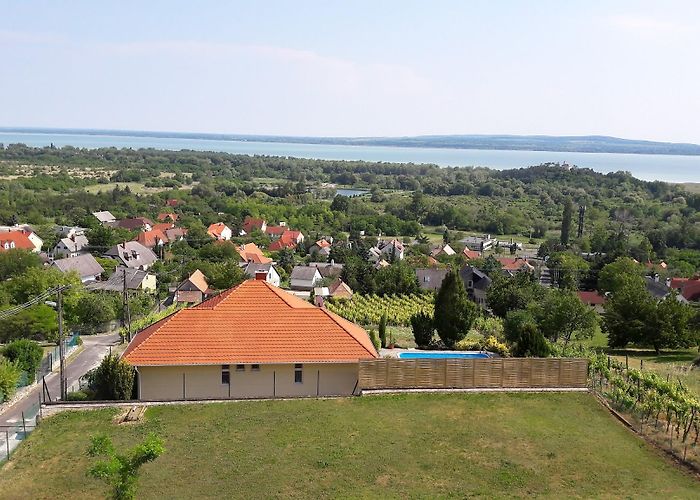 Vonyarcvashegy photo