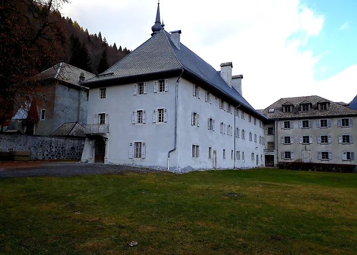 Sixt-Fer-a-Cheval photo