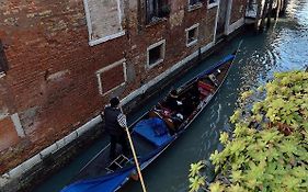 Charming Venice Apartments Exterior photo