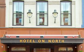 Hotel On North Питсфийлд Exterior photo