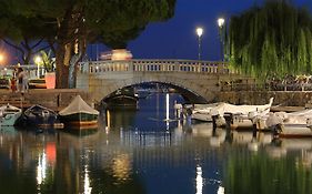 Appartamento Lake Garda Ibiscus Di Francia Десенцано дел Гарда Exterior photo