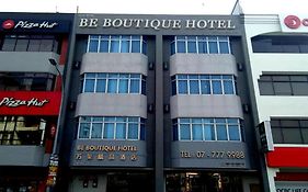 Be Boutique Hotel Келуанг Exterior photo