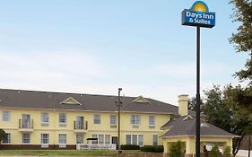 Days Inn & Suites By Wyndham Dfw Airport South-Юлес Exterior photo