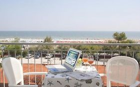 Hotel Nizza - Seaview Beachfront Park Hotel Ричоне Exterior photo