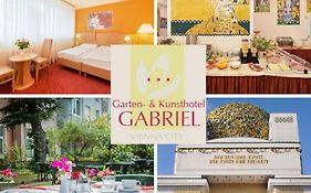 Garten- Und Kunsthotel Gabriel City Виена Exterior photo