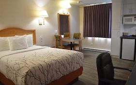 Canadas Best Value Inn & Suites-Касългар Exterior photo