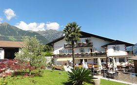 Garni Schneeburghof Hotel Тироло Exterior photo