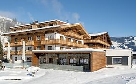 Ski & Bike Hotel Wiesenegg Заалбах-Хинтерглем Exterior photo