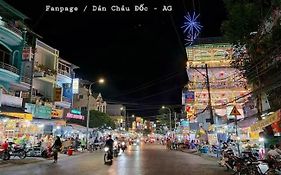 Phu Thong Hotel Чау Док Exterior photo