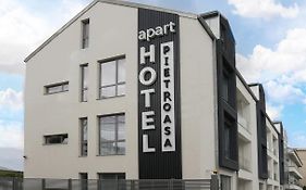 Aparthotel Pietroasa Бузау Exterior photo