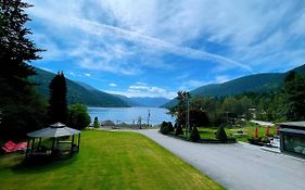 Kokanee Glacier Resort Нелсън Exterior photo