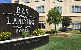 Bay Landing Hotel Бърлингейм Exterior photo