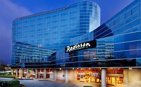 Radisson Hotel Vancouver Airport Ричмънд Exterior photo