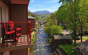 Baymont By Wyndham Gatlinburg On The River Hotel Exterior photo