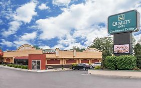 Quality Inn Conference Center Logansport Exterior photo