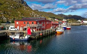 Fish Factory -The Real Lofoten Experience Hotel Болстад Exterior photo