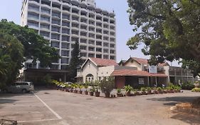 Woodlands Hotel Бангалор Exterior photo