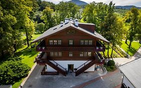 Dworzysko Hotel Щавно-Здруй Exterior photo