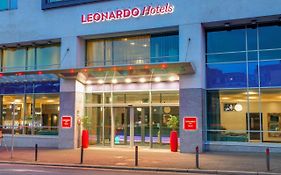 Leonardo Hotel Плимът Exterior photo