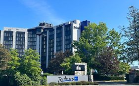 Radisson Blu Vancouver Airport Hotel & Marina Ричмънд Exterior photo