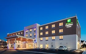 Holiday Inn Express & Suites - Medford, An Ihg Hotel Exterior photo