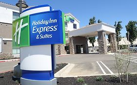 Holiday Inn Express & Suites Брентууд Exterior photo