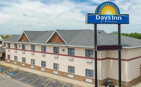 Days Inn By Wyndham Уол Exterior photo