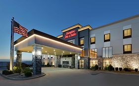 Hampton Inn & Suites Чилдрес Exterior photo