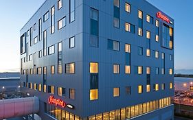 Hampton By Hilton London Gatwick Airport Hotel Хорли Exterior photo