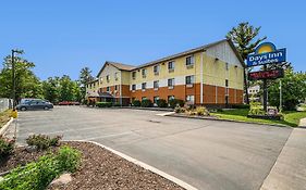 Days Inn & Suites By Wyndham Травърс Сити Exterior photo