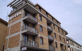 Hotel Traghetto Чивитавекия Exterior photo