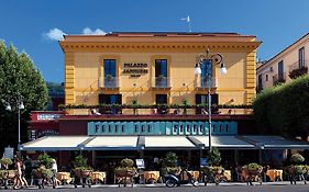 Palazzo Jannuzzi Relais Hotel Соренто Exterior photo