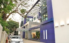 Adarsh Hamilton Hotel Бангалор Exterior photo